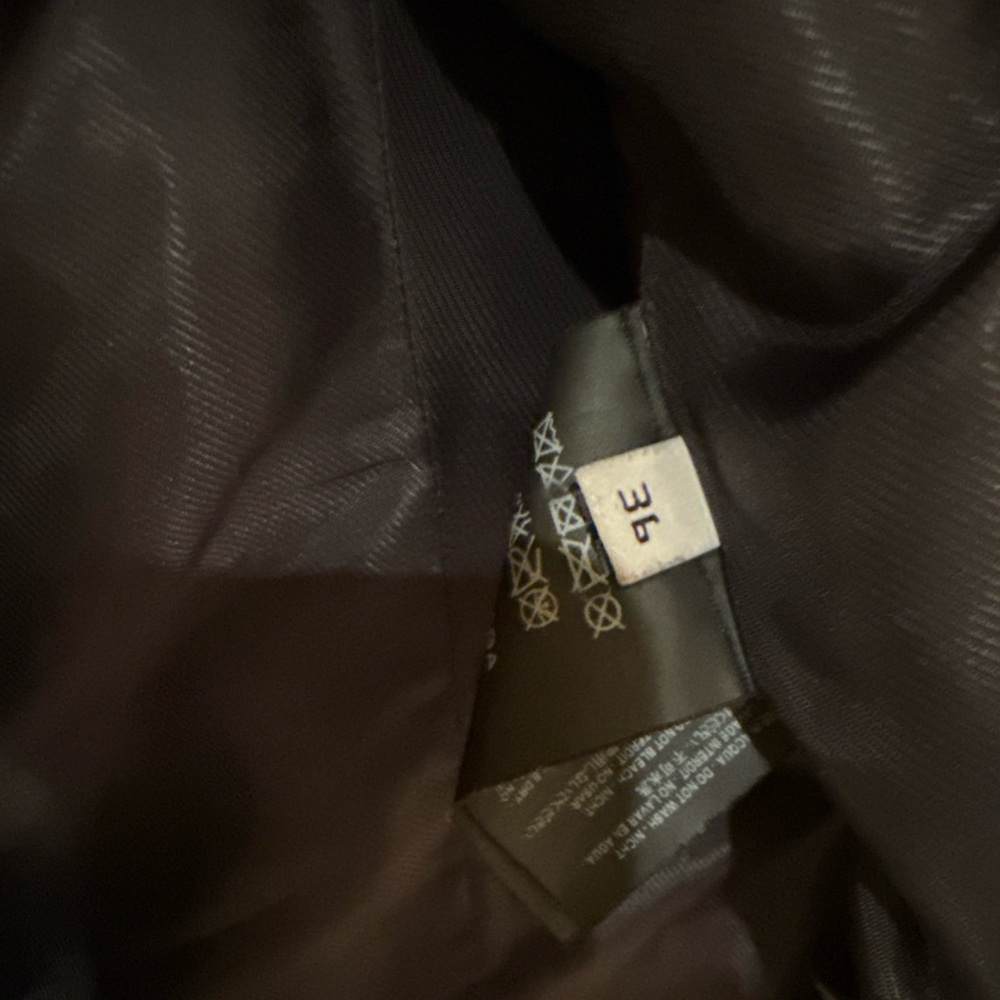 Balenciaga Women's Sleek Black Leather Jacket - Picture 8 of 8